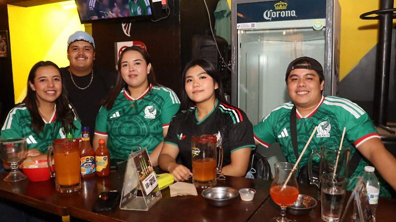Gran ambiente en el triunfo de México
